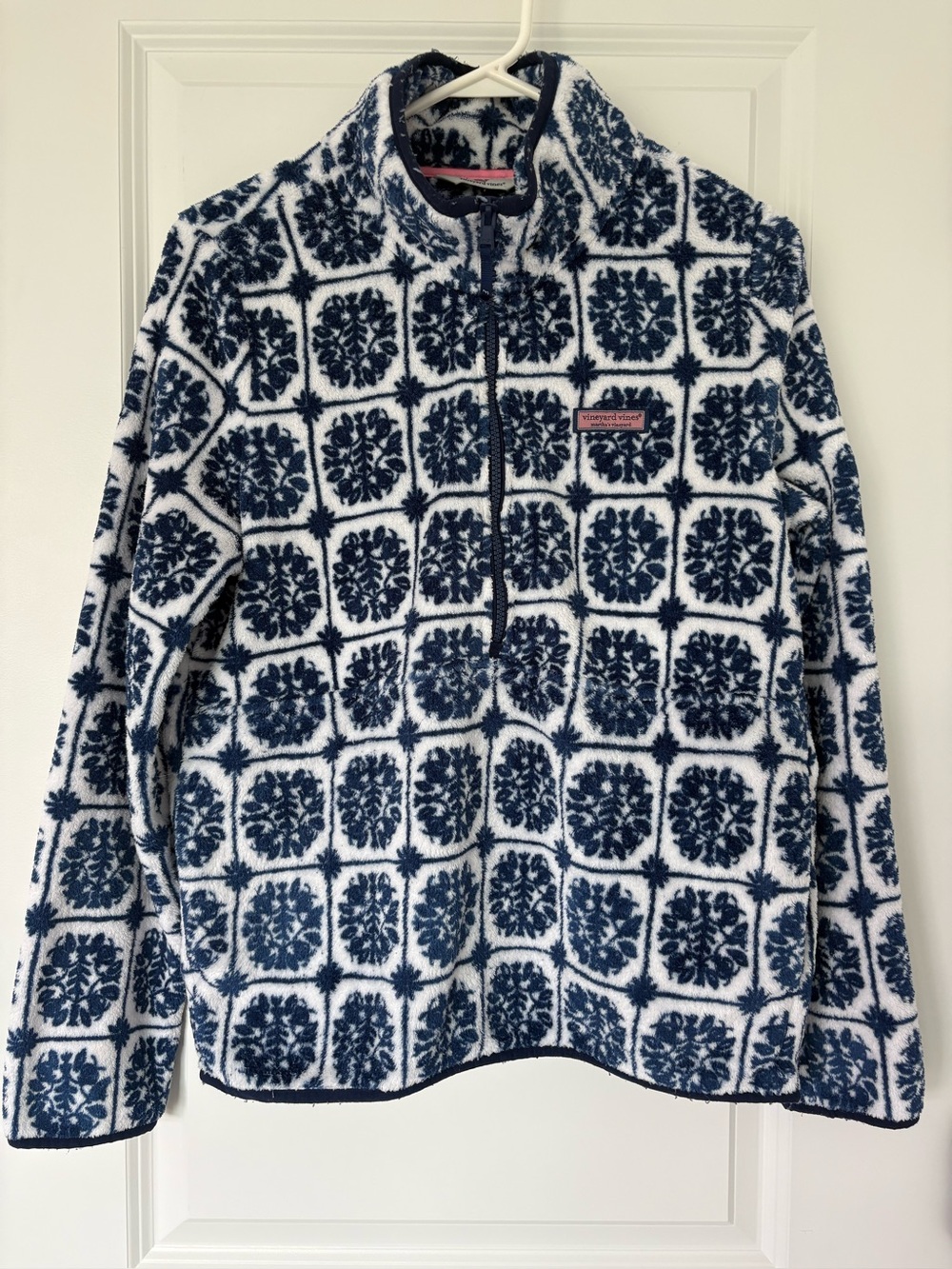 Vineyard Vines Island Tile Printed Teddy Fleece Zip Jacket - Womenโs medium